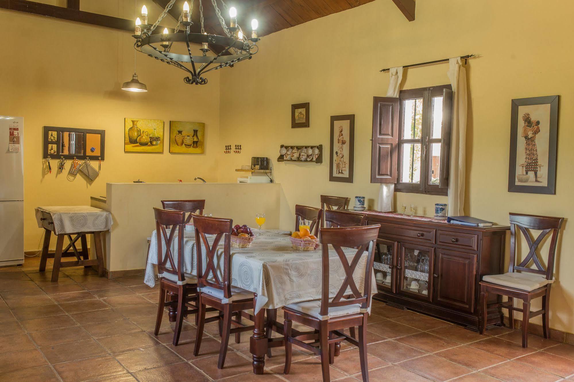Reservaloen Hacienda Las Marciagas Benacazon Exterior photo