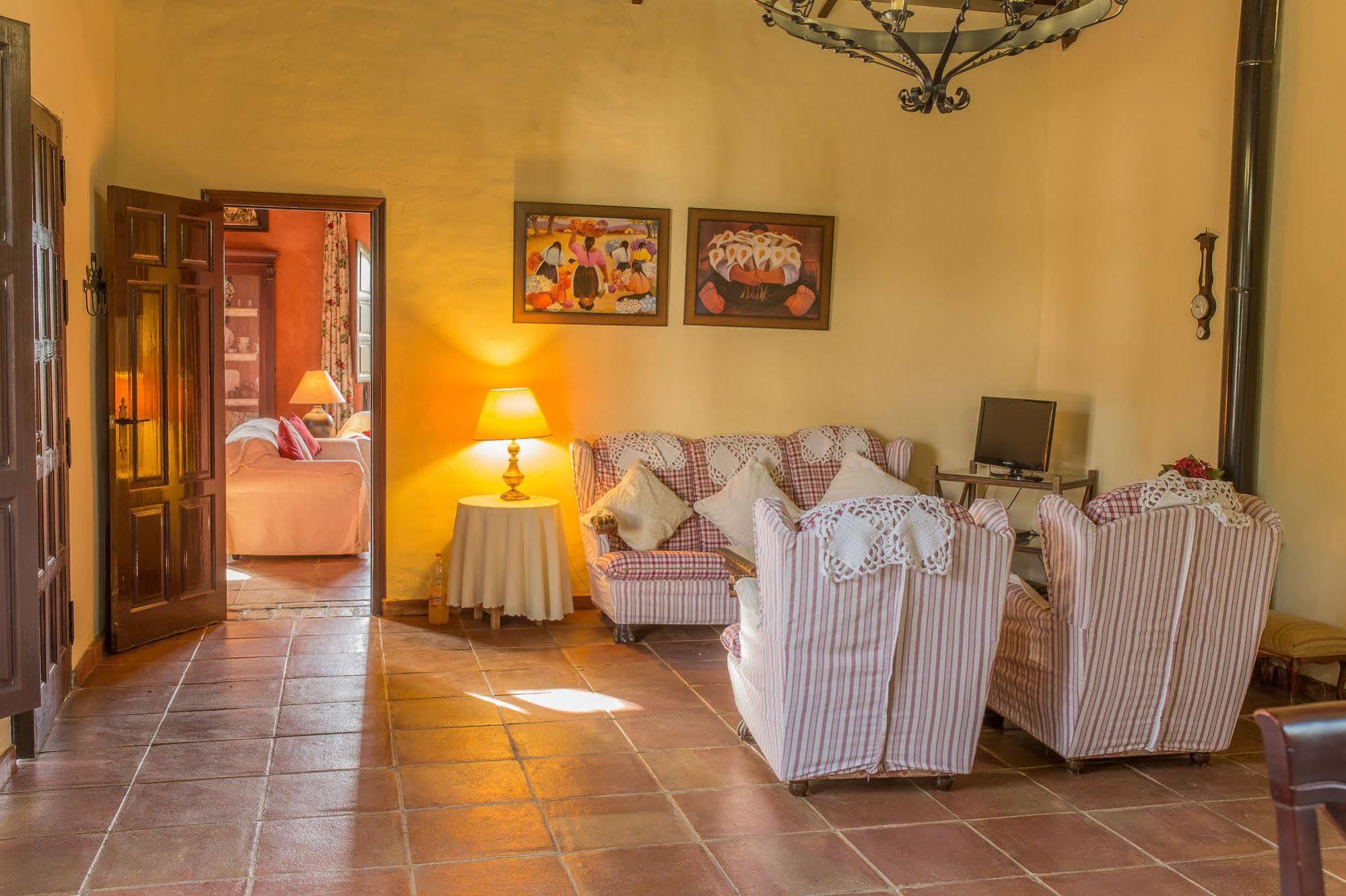 Reservaloen Hacienda Las Marciagas Benacazon Exterior photo